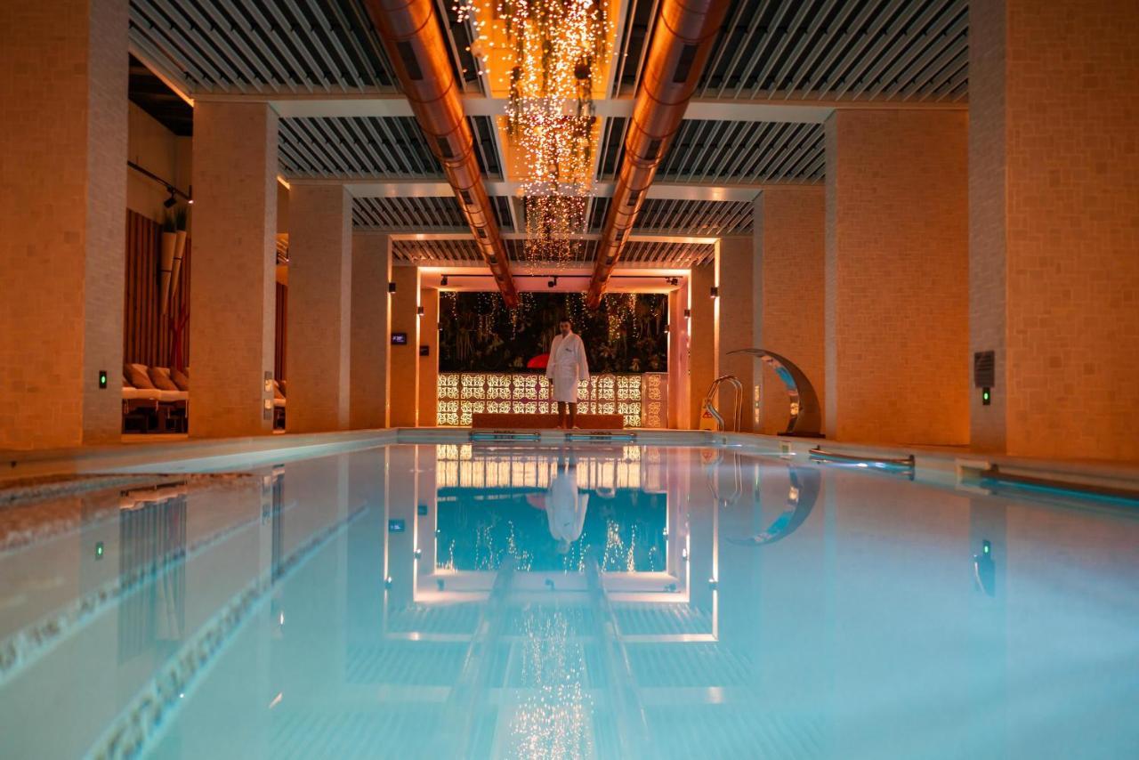 Lucky Bansko Aparthotel Spa & Relax Ngoại thất bức ảnh The Spa at The Landmark