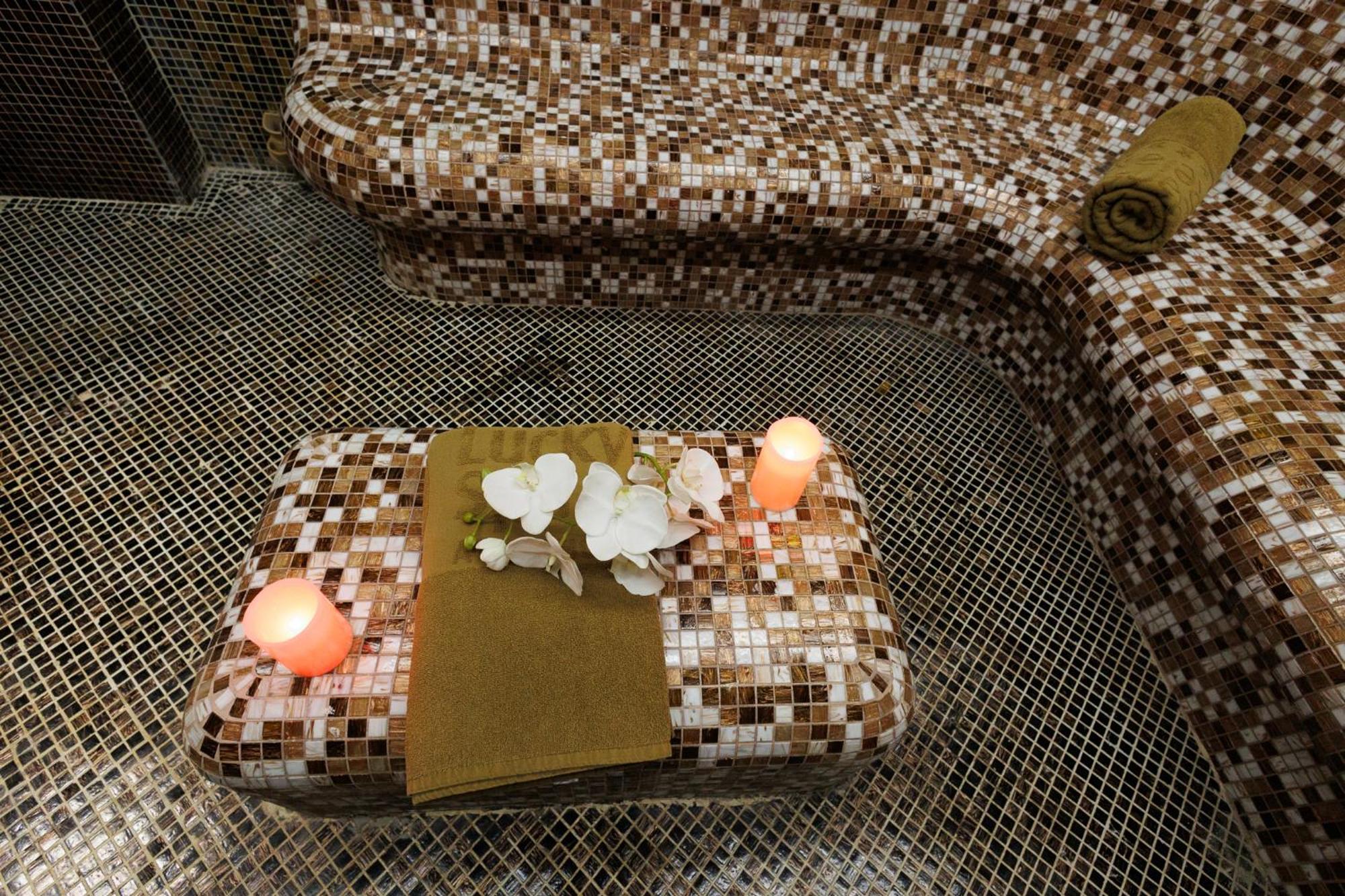 Lucky Bansko Aparthotel Spa & Relax Ngoại thất bức ảnh A Turkish bath