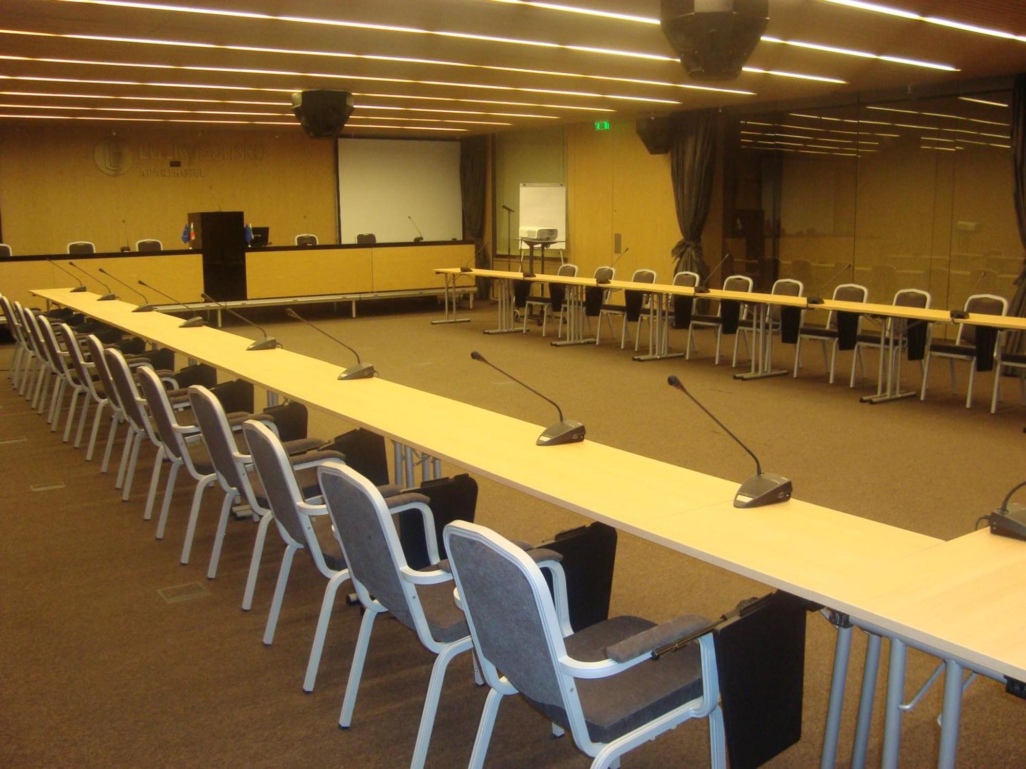 Lucky Bansko Aparthotel Spa & Relax Ngoại thất bức ảnh The conference room of the European Economic and Social Committee