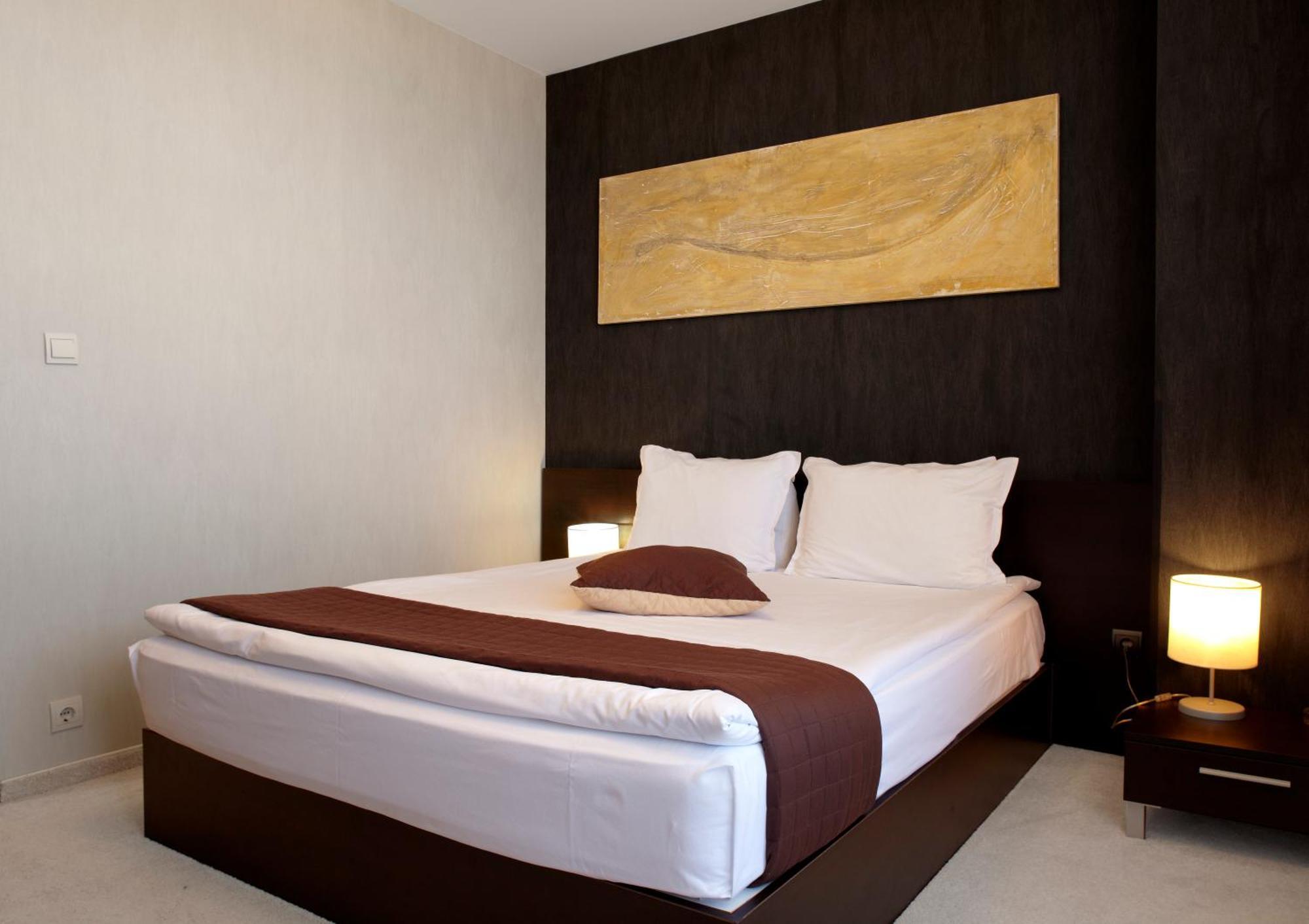 Lucky Bansko Aparthotel Spa & Relax Ngoại thất bức ảnh A bedroom