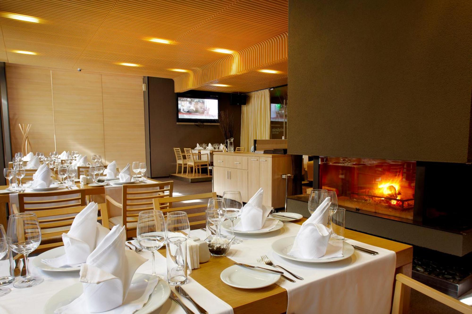 Lucky Bansko Aparthotel Spa & Relax Ngoại thất bức ảnh Restaurant in the hotel